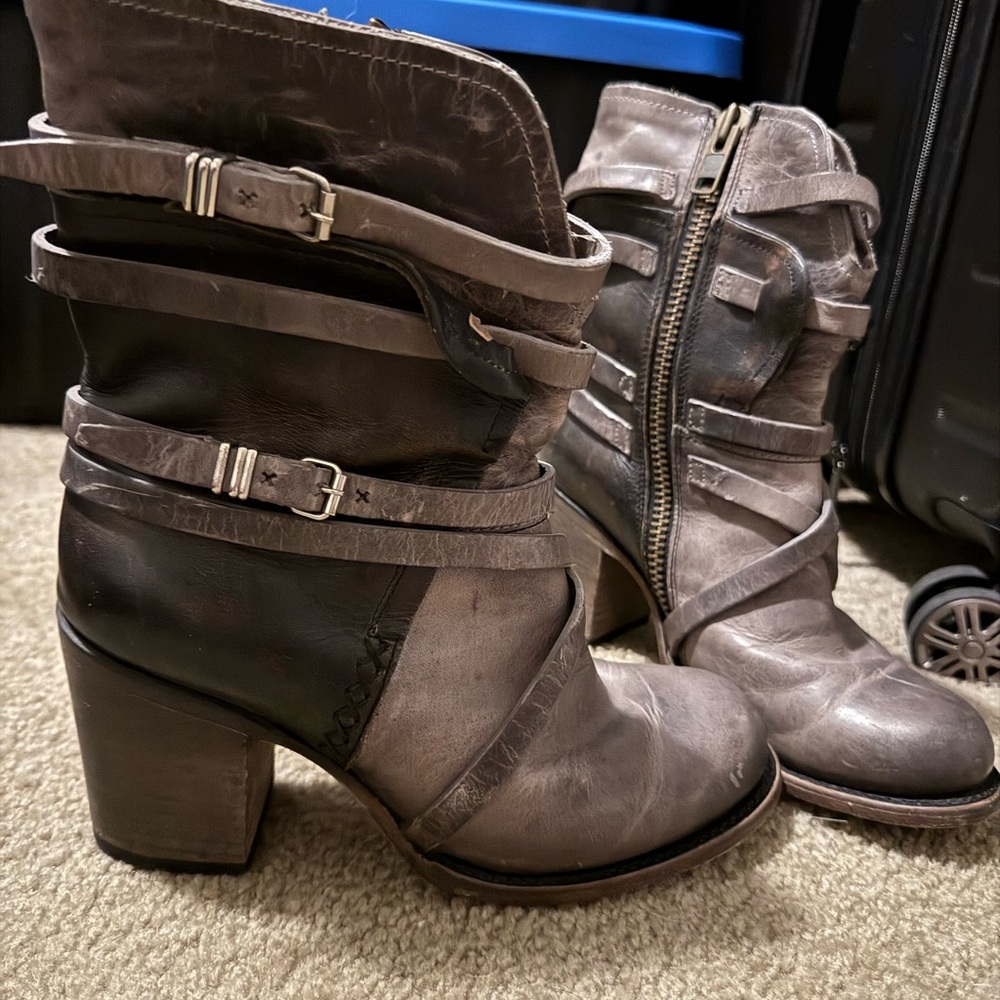 Freebird boots size 9